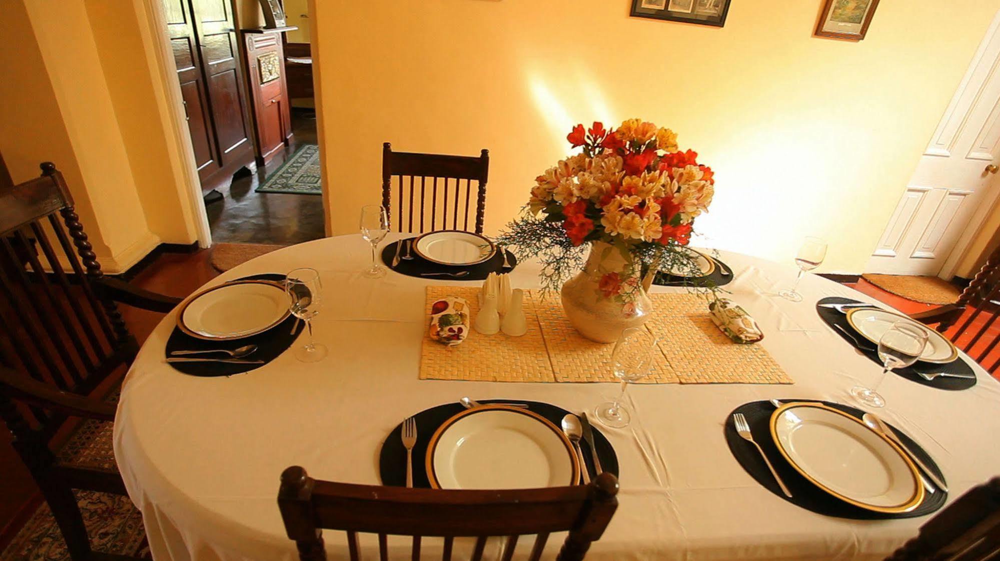 Senani Colonial Holiday Bungalow Nuwara Eliya Bagian luar foto